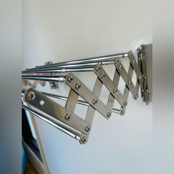 BrandNew (Unopened) Accordion Wall hanger/rack 17-32”adjustable - Picture 7 of 8